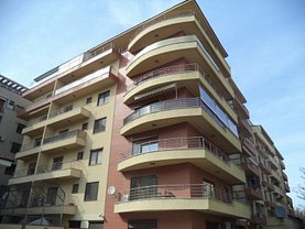 Apartament de vânzare 3 camere, în Bucureşti, zona Herăstrău
