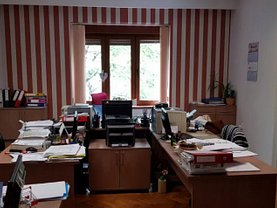 Apartament de închiriat 3 camere, în Sibiu, zona Central