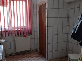 Apartament de vânzare 3 camere, în Bucureşti, zona Dristor