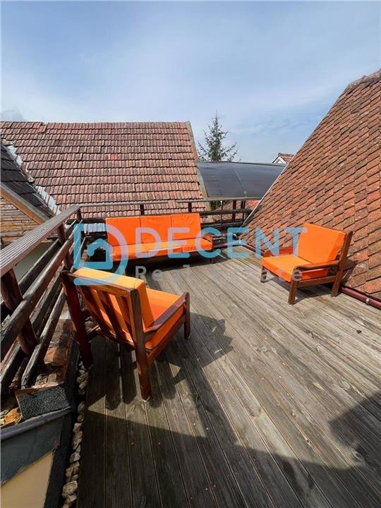 Casa Rasnov, situata la liziera padurii