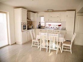 Casa de vânzare 4 camere, în Tarlungeni