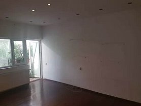 Vânzare spaţiu comercial