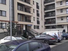Vânzare spaţiu comercial