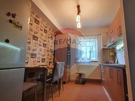Apartament de vânzare 2 camere, în Floresti