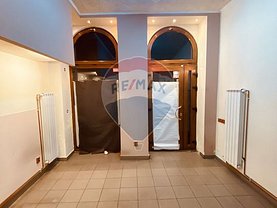 Închiriere spaţiu comercial