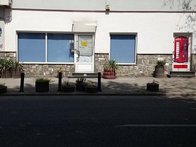 Închiriere spaţiu comercial