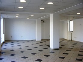 Închiriere spaţiu comercial