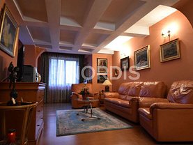 Casa de vânzare 10 camere, în Constanta, zona Delfinariu