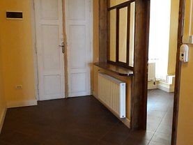 Apartament de închiriat 3 camere, în Arad, zona Ultracentral