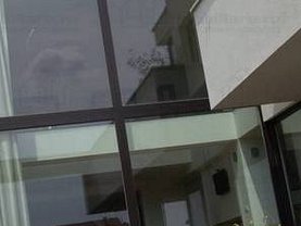 Casa de vânzare sau de închiriat 9 camere, în Arad, zona Micalaca