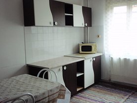 Casa de închiriat 5 camere, în Arad, zona Functionarilor
