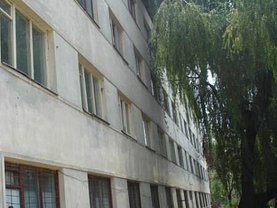 Garsonieră de închiriat, în Titu