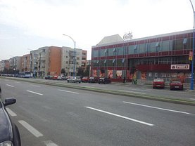 Închiriere spaţiu comercial