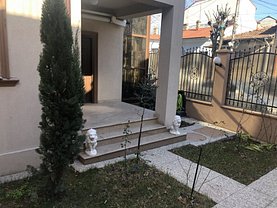 Casa de închiriat 4 camere, în Constanţa, zona Ultracentral