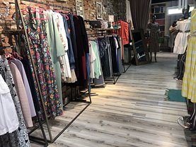 Închiriere spaţiu comercial