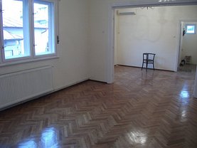 Apartament de vânzare 4 camere, în Bucuresti, zona Dacia