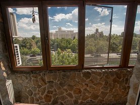 Apartament de vânzare 3 camere, în Bucureşti, zona Unirii