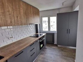 Apartament de vânzare sau de închiriat 3 camere, în Bucuresti, zona Clucerului