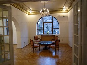 Casa de vânzare 14 camere, în Bucureşti, zona Aviatorilor