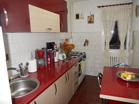 Apartament de vânzare 3 camere, în Bucureşti, zona Drumul Taberei