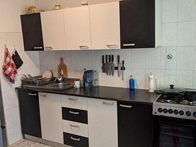 Apartament de vânzare 3 camere, în Bucureşti, zona Drumul Taberei