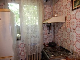 Apartament de vânzare 3 camere, în Bucureşti, zona Drumul Taberei