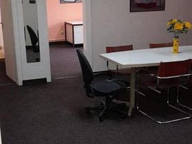 Apartament de vânzare 3 camere, în Bucureşti, zona Dacia