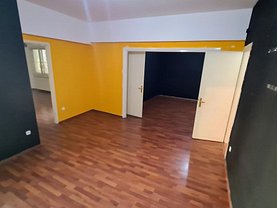 Apartament de vânzare 4 camere, în Bucureşti, zona Central