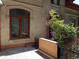 Casa de vânzare sau de închiriat 8 camere, în Bucuresti, zona Calea Calarasilor