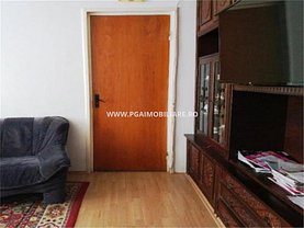 Apartament de vânzare 3 camere, în Bucureşti, zona Berceni
