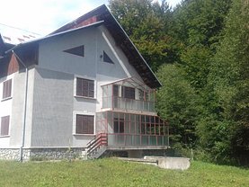 Casa de vânzare 7 camere, în Cheia