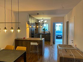 Casa de închiriat 5 camere, în Bucureşti, zona Pipera