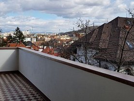 Apartament de închiriat 4 camere, în Braşov, zona Centrul Istoric