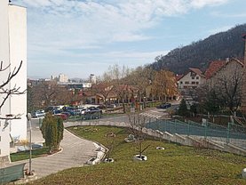 Apartament de vânzare 3 camere, în Braşov, zona 15 Noiembrie