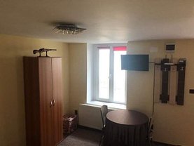 Garsonieră de vânzare, în Braşov, zona Centrul Istoric
