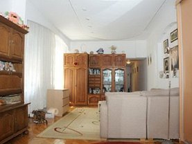 Apartament de vanzare 3 camere, în Brasov, zona Centrul Istoric