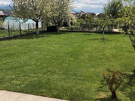 Casa de închiriat 5 camere, în Cristian