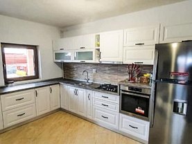 Casa de vânzare 3 camere, în Sânpetru, zona Nord
