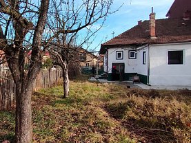 Casa de închiriat 3 camere, în Braşov, zona Florilor
