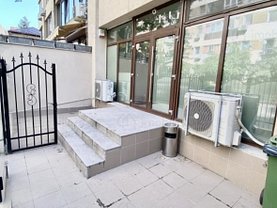 Vânzare spaţiu comercial