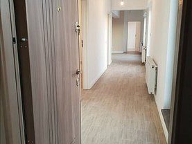 Apartament de vânzare 3 camere, în Bucuresti, zona Uverturii