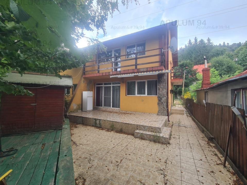Vilă de vânzare în Buşteni - Zona Castel Cantacuzino