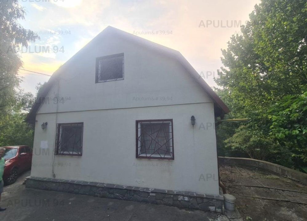 Casa de vacanta de vanzare in Cornu - Zona Cornu de Sus