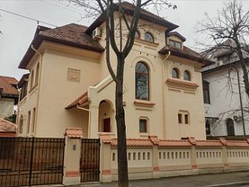 Casa de închiriat 14 camere, în Bucuresti, zona Capitale