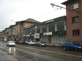 Închiriere spaţiu comercial