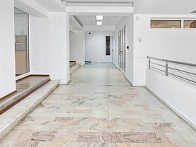 Vânzare spaţiu comercial