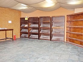 Vânzare spaţiu comercial