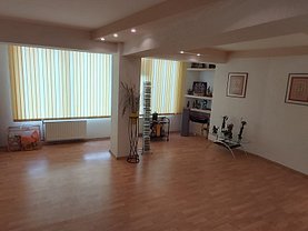 Apartament de vânzare 4 camere, în Focşani, zona Ultracentral