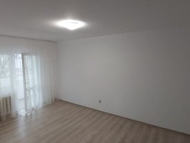 Apartament de vânzare 2 camere, în Focşani, zona Vest
