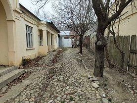 Casa de vanzare 3 camere, în Odobesti, zona Central